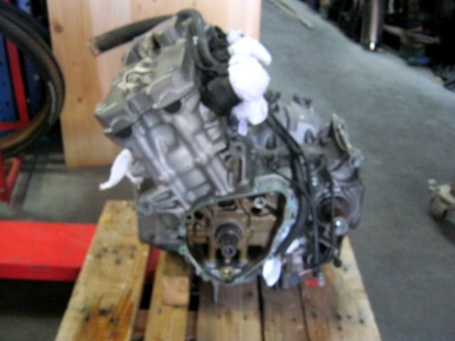 Moteur carter vilebrequin culasse cylindre HOINDA 600 HORNET an 2000
