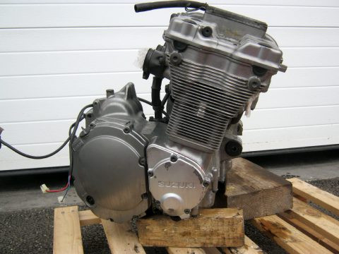 Moteur , carter , vilebrequin , cylindre , piston SUZUKI 600 , 750 GSXF type JS1AJ111200 année1999