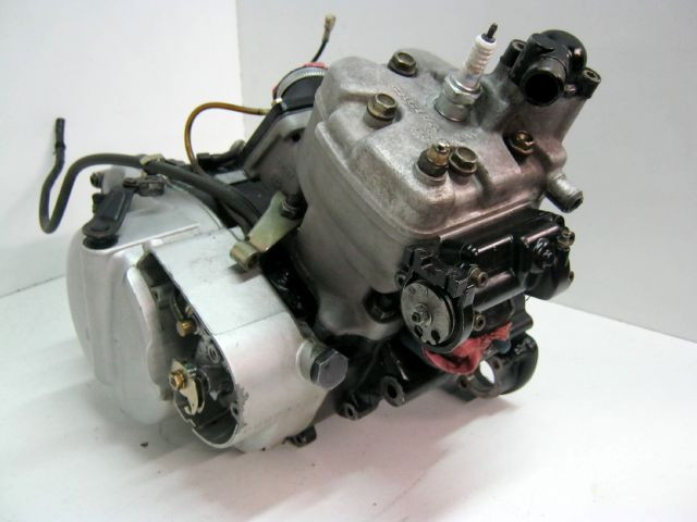 Moteur cylindre vilebrequin carter boite à vitesses CAGIVA 125 SUPERCITY an 1999 type N2 