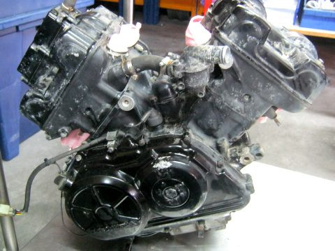 Moteur HONDA 750 VFR type RC24 année 1988