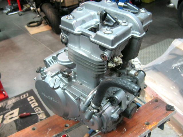 Moteur , carter , vilebrequin , cylindre KAWASAKI ER5 an 2004 type ER500AC1A