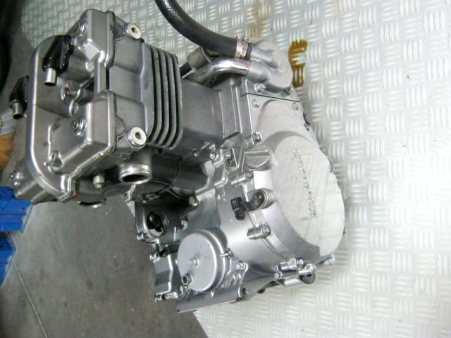 Moteur , bielle , cylindre , boite à vitesses KAWASAKI ER5 an 2001 type ER500AC  