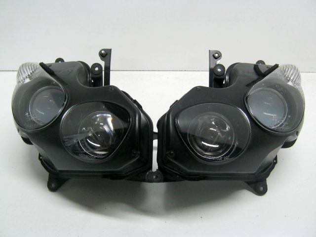 Optique de phare KAWASAKI 1400 ZZR an 2009 type ZXT40CD21A réf 230070225 , 230070224 