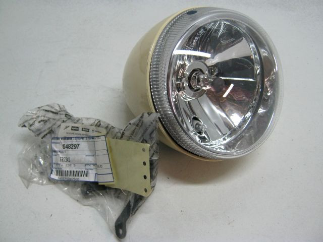 Optique de phare VESPA 125 , 250 , 300 GTVan 2006 à 2020 rèf 639846 