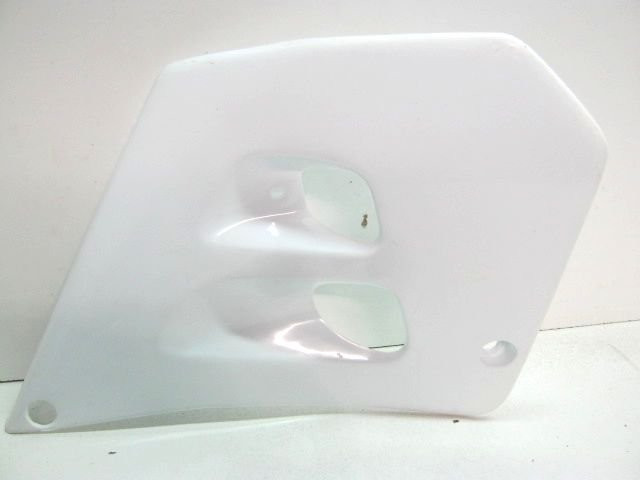 Ouïe carter radiateur droite HUSQVARNA 250 WR an 2004 réf 73398 