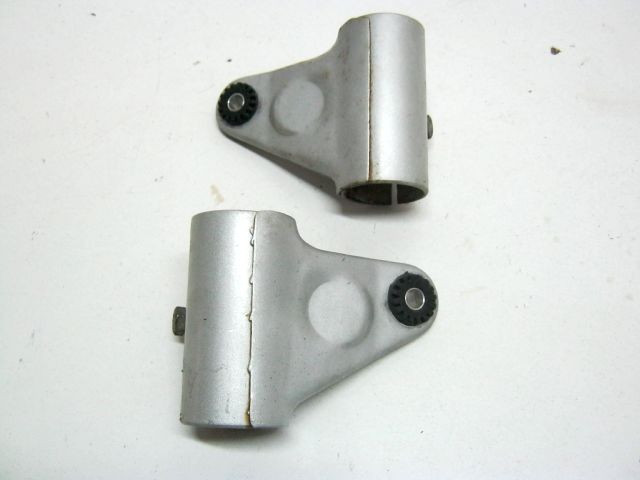 Pate support de phare CAGIVA 125 ROADSTER an 1999 type 1A réf 866415000, 8664124000 