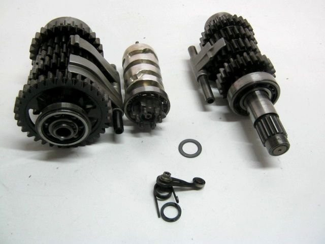 Pignon arbre primaire secondaire barillet sélection fourchette de boite à vitesses  BMW F 800 ST, F800ST an 2007 réf 23008537770, 23008537630 