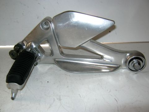 Platine repose pied gauche YAMAHA 600 DIVERSION année:2003 type:JYARJ011000