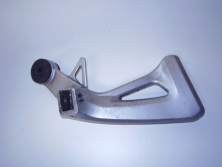 platine repose pier arriére droite SUZUKI 650 SV année:2000