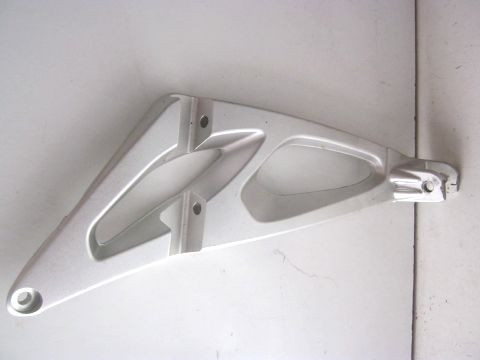Platine repose pied arrière gauche BMW K 1200 R réf:46717660169