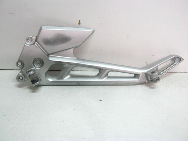 Platine repose pied gauche SUZUKI 600 GSR an 2006 à 2010 réf 43821-44G00-000 