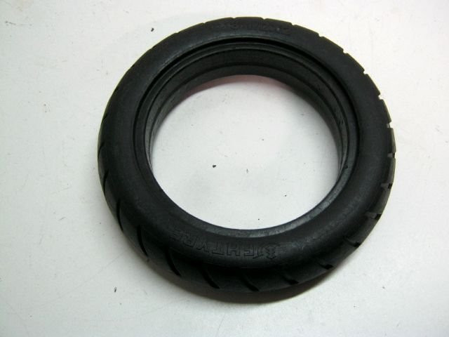 Pneu plein trottinette 8.5 pouces 8.1/2 X 2 réf 760215 