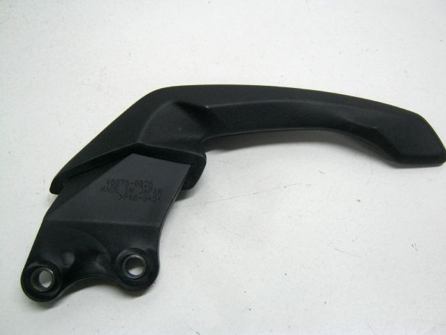 Poignée passager gauche KAWASAKI Z 750 an 2006 réf 46075-0025 