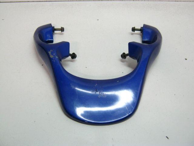 Poignée passager porte bagage YAMAHA 850 TDM an 1999 type 4TX réf 3VD-21645-00-P9 