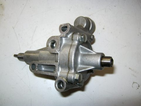 Pompe à huile HONDA 400 VFF année:1980 type:NC13