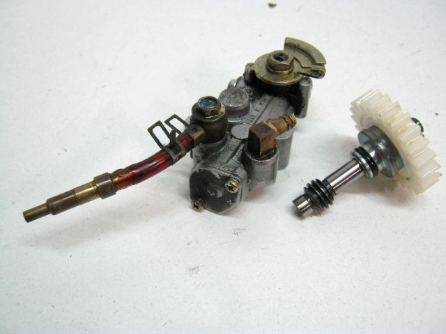 Pompe à huile KAWASAKI 125 KMX année 1999 type MX125B réf 160821081 