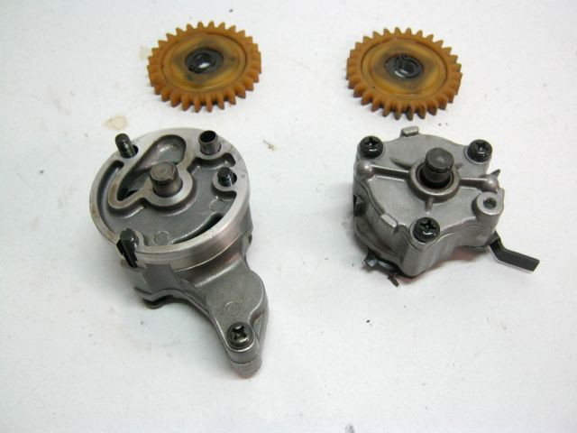 Pompe à huile, pignon YAMAHA 850 TDM an 1999 type 4TX réf 4NX-13303-00, 4TX1330300, 3VD-13325-00, 3VD1332500