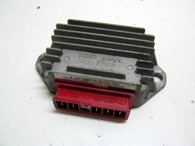 Régulateur de tension VESPA 50 PK-XL2 AUTOMATIK Type VA52T an 1990 réf 1616395  