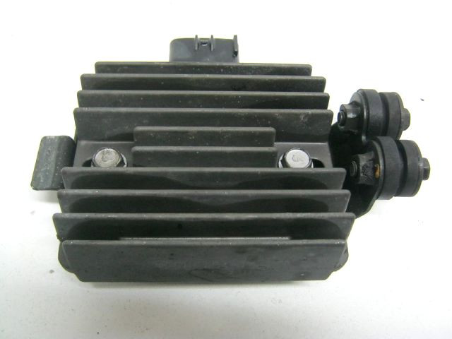 Régulateur haute tension KAWASAKI Z 750 an 2006 type ZR750JJ2A réf 21066-0705