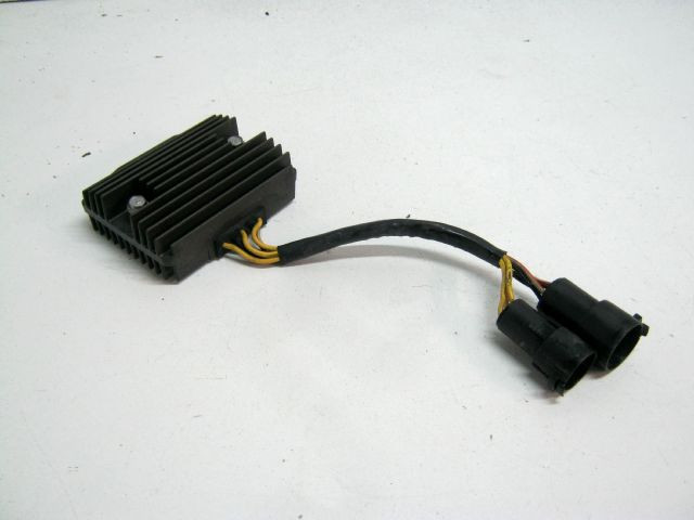 Régulateur haute tension KAWASAKI ZX-9R , 900 ZXR an 2002 type ZX900EF21A1 réf 21066-1119 