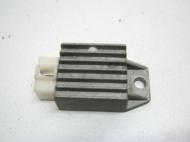 Régulateur haute tension PEUGEOT V CLIC an 2009 type GY50