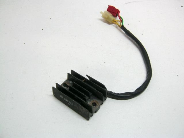 Régulateur haute tension, redresseur HONDA 125 CRM an 1995 réf 31600-KAK-781, 31600KAK781 