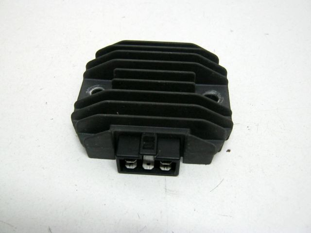 Régulateur haute tension YAMAHA 850 TDM an 1999 type 4TX réf 4JH-81960-01, 4JH8196001 