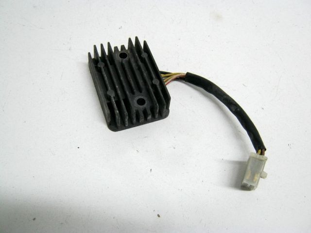 Régulateur haute tension KAWASAKI 500 KLE type LE500A an 1994 réf 21066-1030