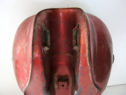 Réservoir essence SUZUKI 125 GT année:1976