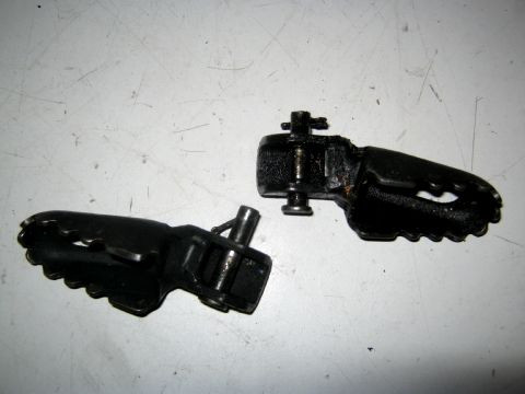 Paire repose pieds avant YAMAHA 50 DTR année:1991 type:3HL