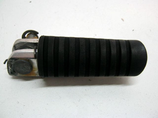 Repose pied avant gauche KAWASAKI 1000 GTR an 1998 type ZGT00A réf 34028-1198 
