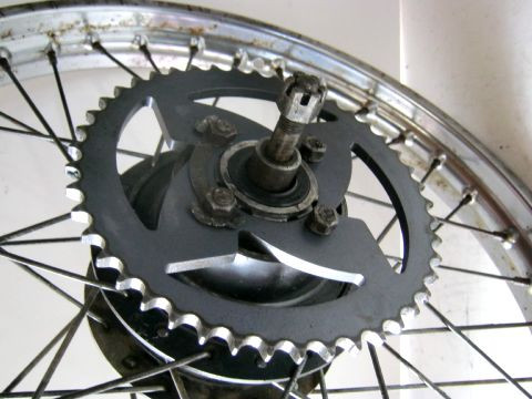 Roue arriére SUZUKI ER 80 année:1979 type:TS80