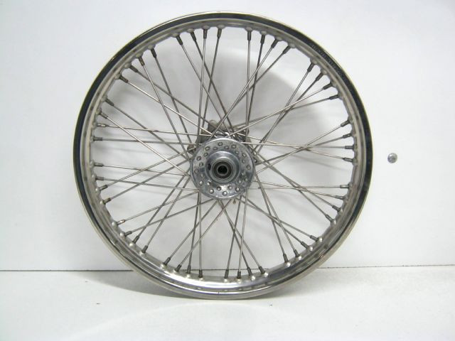 Roue , jante avant   APRILIA 125 CLASSIC an 1997 type MF01 réf AP8108666