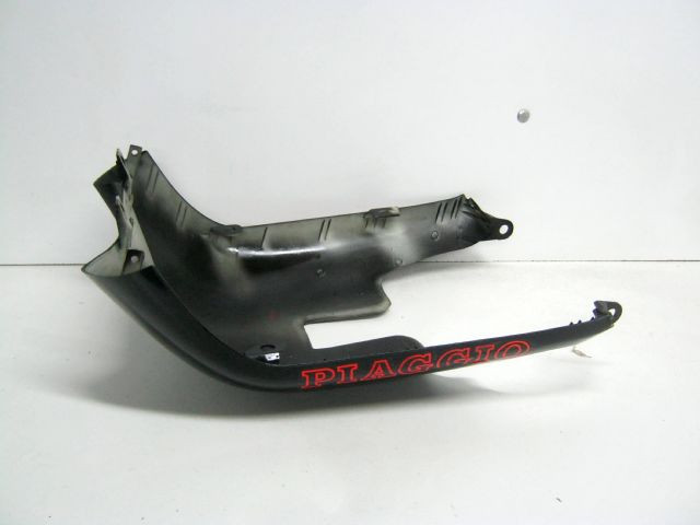 Spoiler , sabot moteur noir PIAGGIO TYPHOON année 2000