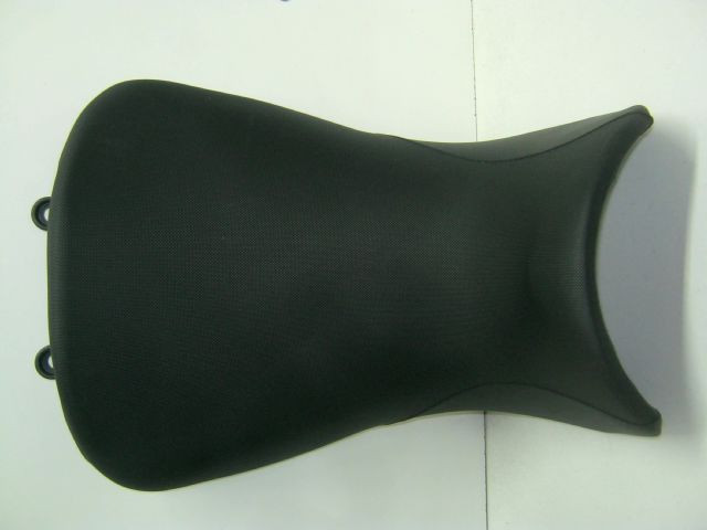 Selle conducteur APRILIA ETV 1000 CAPONORD an 2003 type PS , LAA19M40M077 réf 800319 , 800057