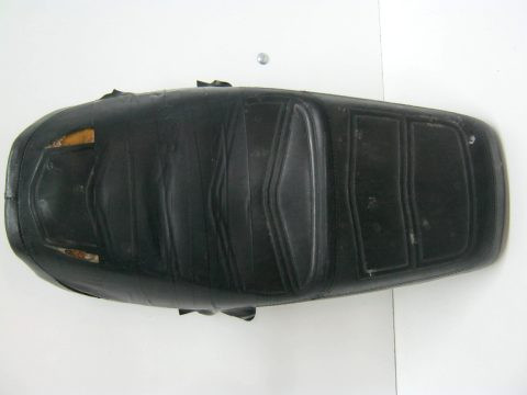 Selle HONDA 650 CBXE année 1984 type RC13 réf 77100-ME5-6400 