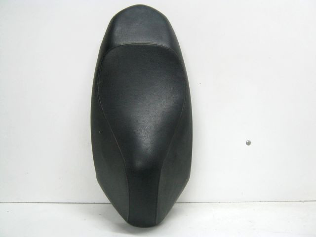 Selle PEUGEOT KISBEE an 2010 type K1AAAA réf 1177689700