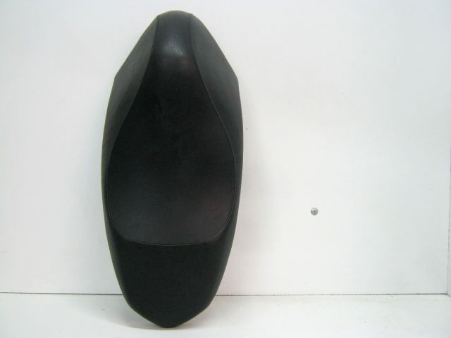 Selle PEUGEOT KISBEE RS an 2012 type K1AAAA réf 1177689700