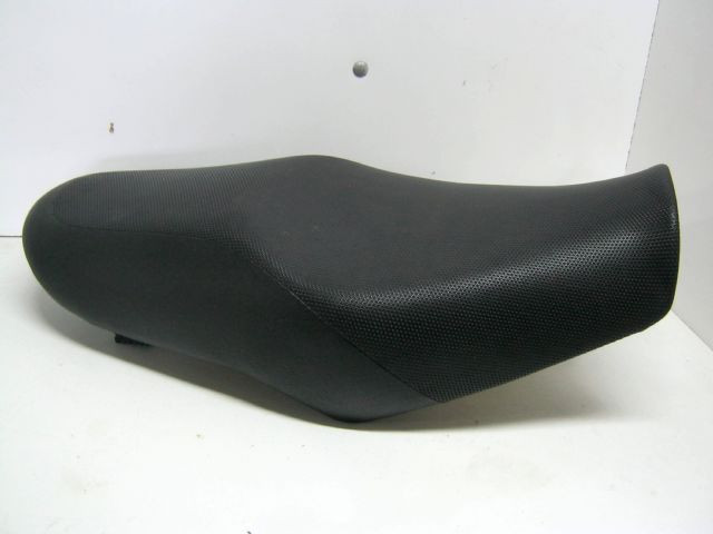 Selle SUZUKI 750 GSX INAZUMA an 1999 type JS1AE111100 