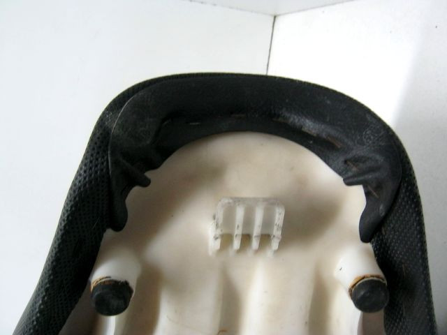 Selle SUZUKI 750 GSX INAZUMA an 1999 type JS1AE111100 