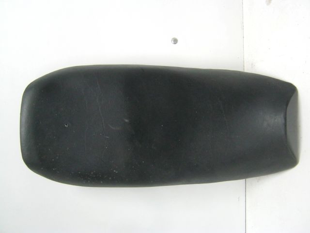 Selle YAMAHA 1200 FJ an 1987 type 1WH réf 36Y-W2472-01-00 