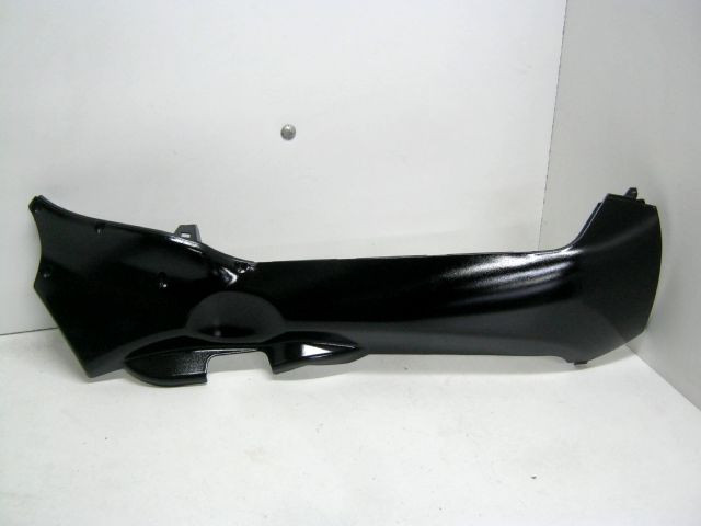 Spoiler , sabot droit GILERA 500 LT , FUORO an 2014 rèf 6561420090