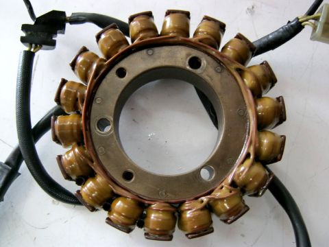 Stator d'alternateur HONDA 650 DOMINATOR année:1988 type:RD02