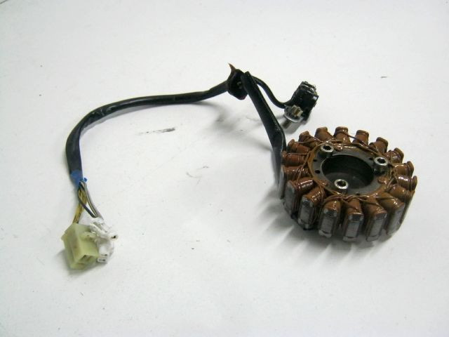 Stator alternateur , allumage APRILIA 125 SCARABEO an 2003 réf AP0684300 