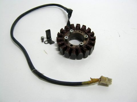 Stator alternateur HONDA 750 VFR type RC24 année 1988