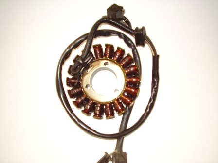 Stator d'alternateur SUZUKI 650 SV année:2000 type:JS1AV223100