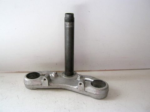 T de fouche inférieur moto BMW réf:1450508