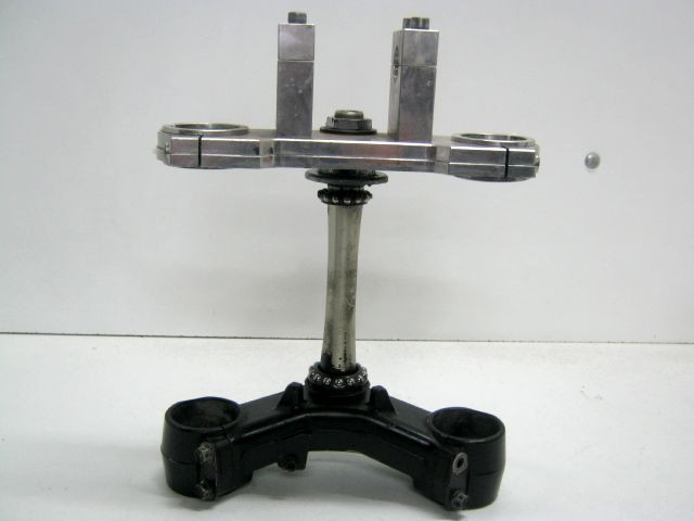 Té de fourche supérieur inférieur street bike Honda 900 CBR an 1996 type SC33B 