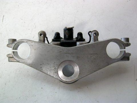 T de fourche supérieur HONDA an:2003
