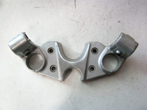 T de fourche supérieur SUZUKI 750 GSXF année:1990 type:GR78A